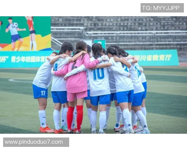 张舒媛:在绿茵场上绽放光彩的足球女将与她的奋斗故事